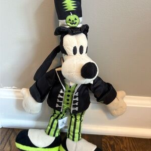 Disney Goofy Vampire Halloween Plush Dracula Green & Black Top Hat